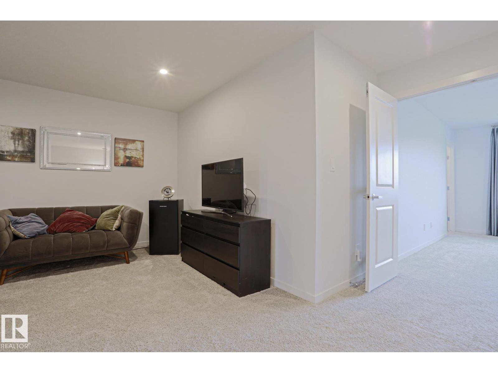 28 ROSEWOOD WY — photo 29