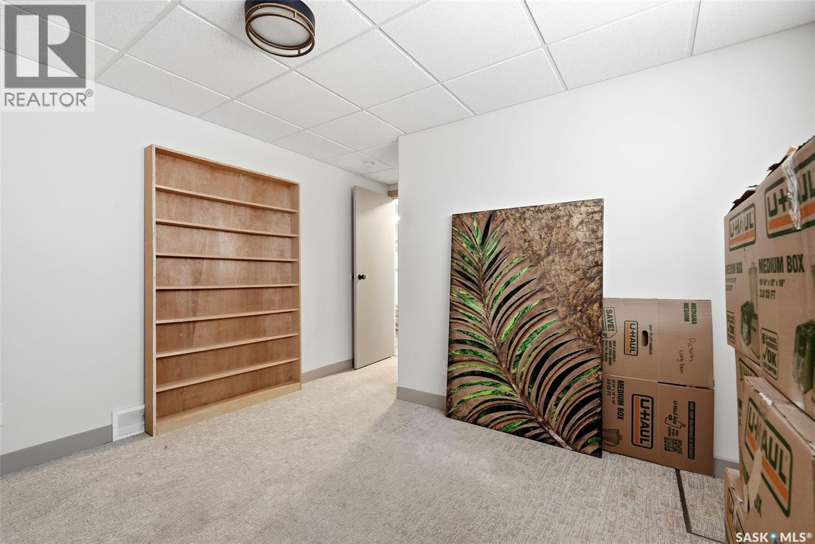 306 Howe PLACE - 34