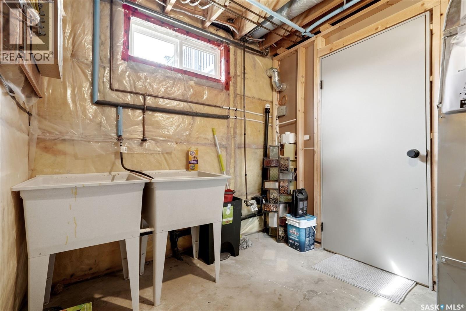 306 Howe PLACE - 36