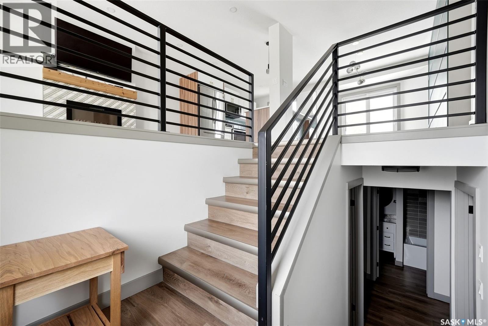 306 Howe PLACE - 4