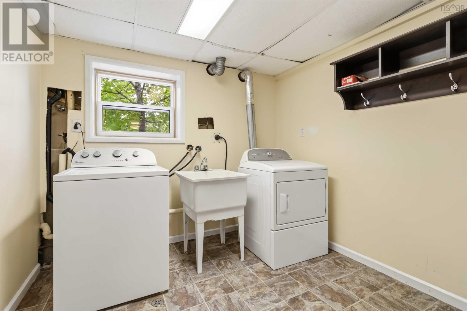 Property 34 of 45 of 107 Astral Drive