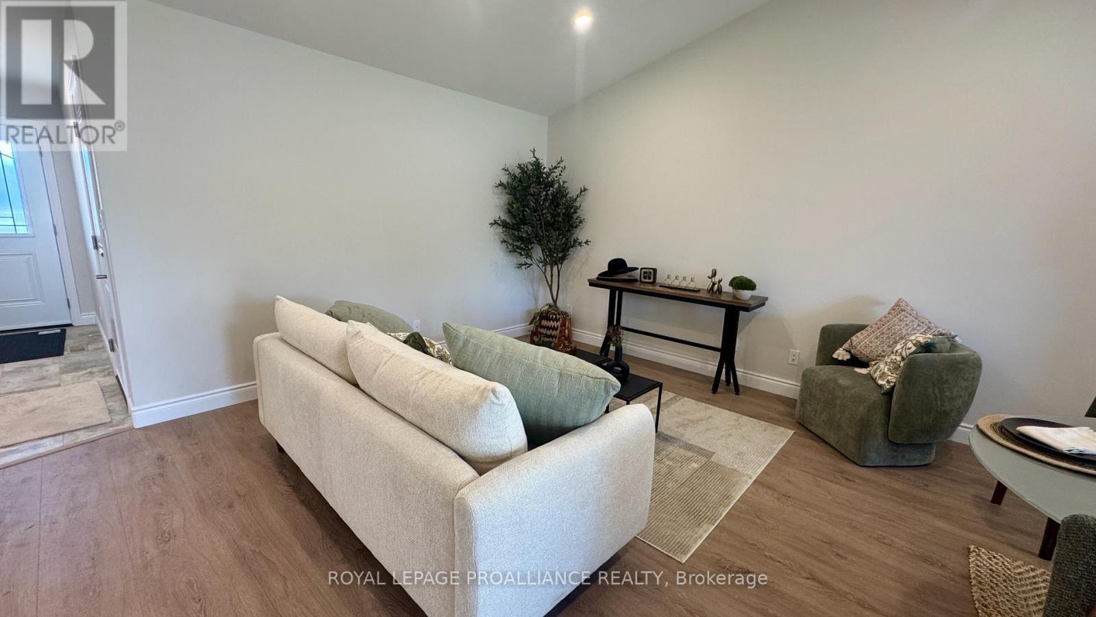 31 CLAYTON JOHN AVENUE - 7