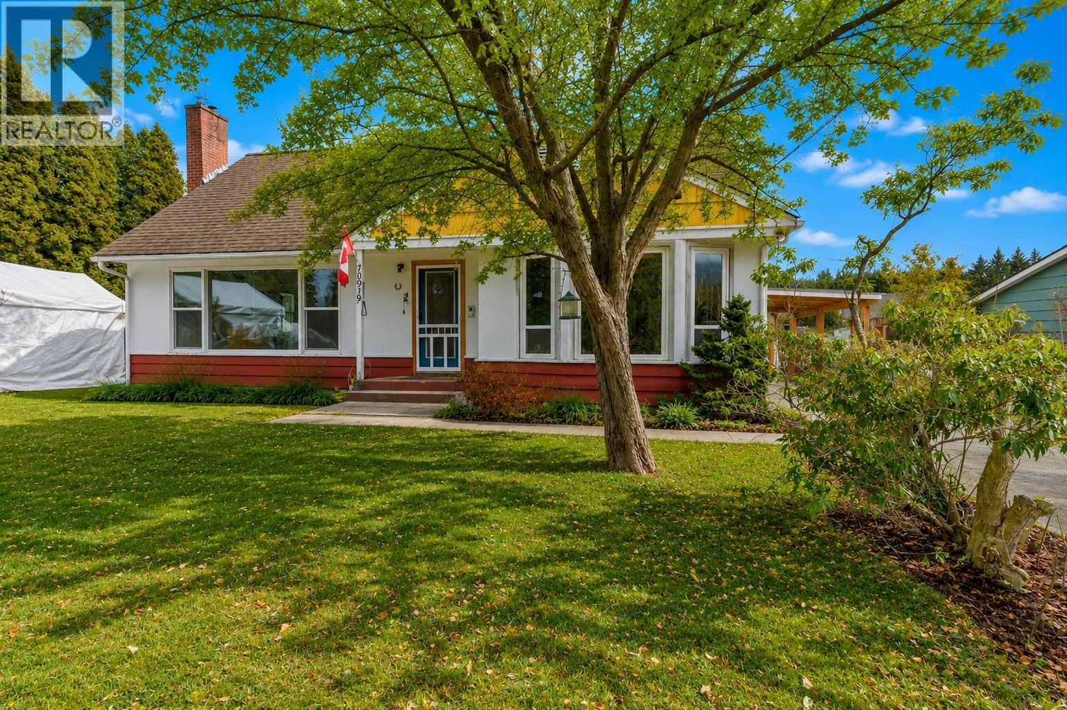 10919 Acland Street, Summerland