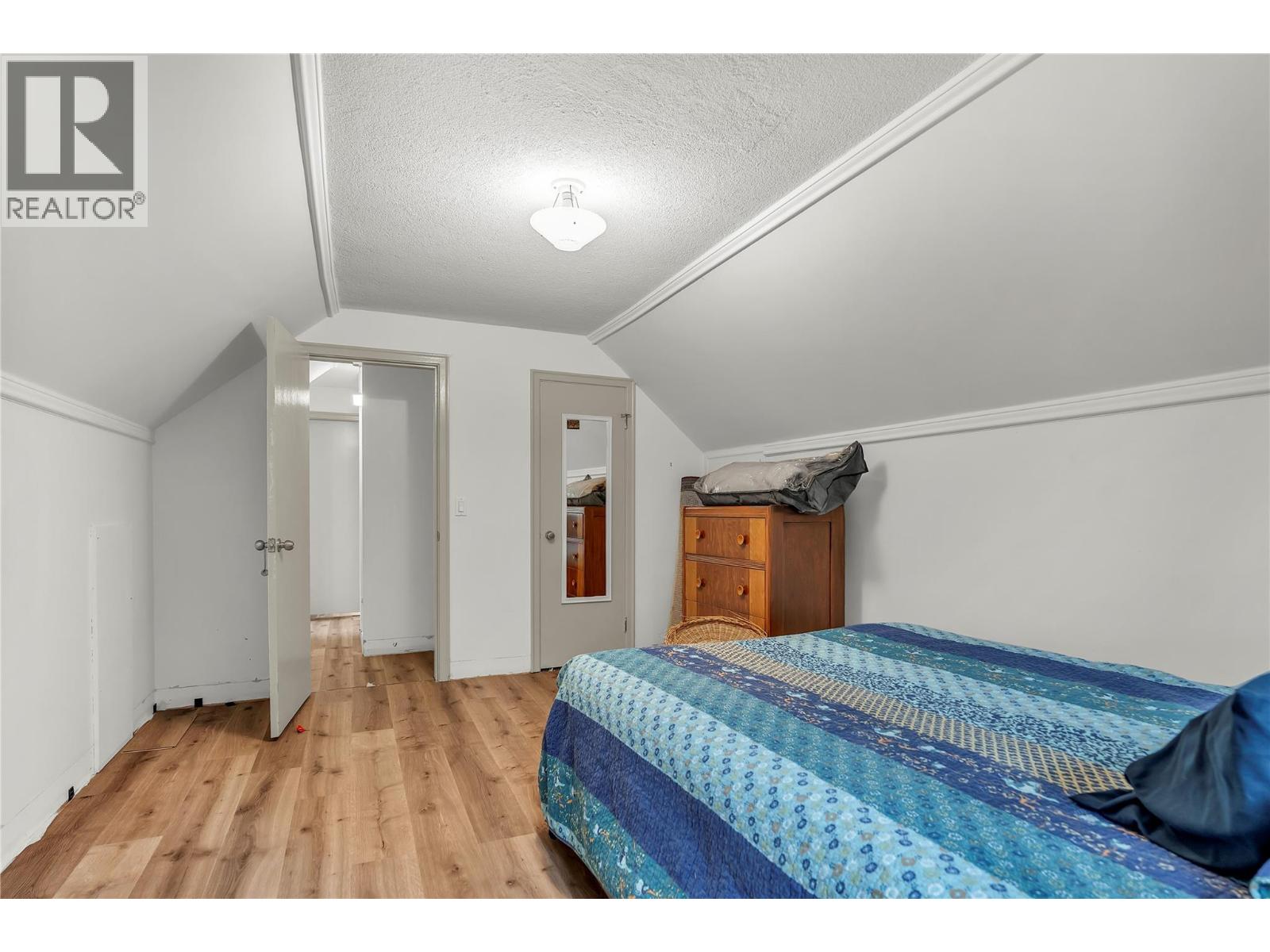  10919 Acland Street, Summerland