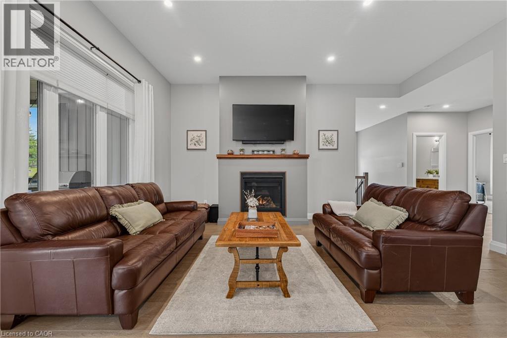 3-bedroom home for sale at 68 CEDAR Street Unit# 12, Paris ON · photo 7 of 49