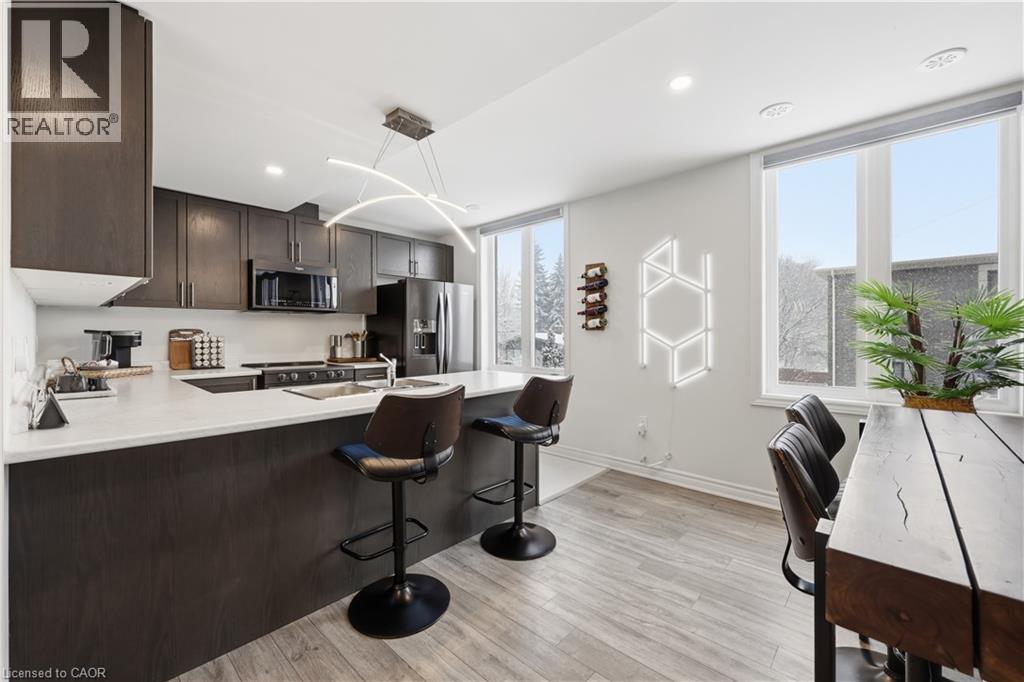 #58 383 DUNDAS Street - 14