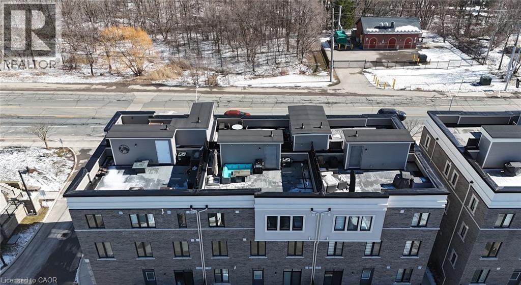 #58 383 DUNDAS Street - 40