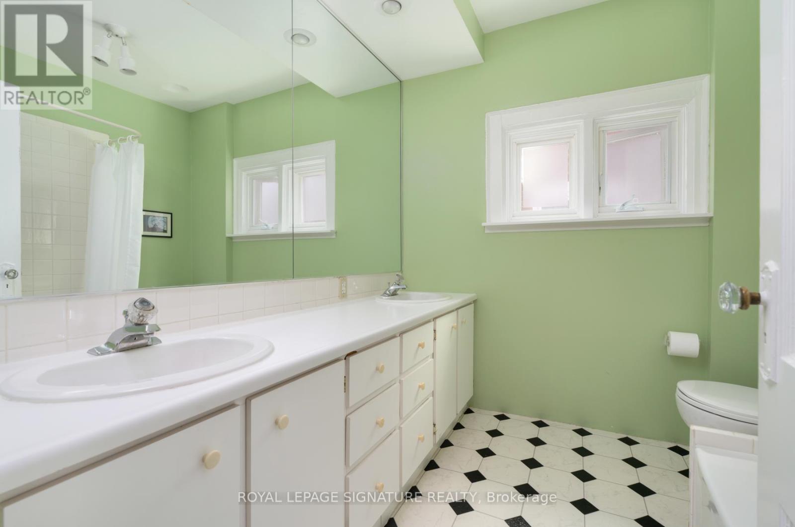 101 DELORAINE AVENUE - 24