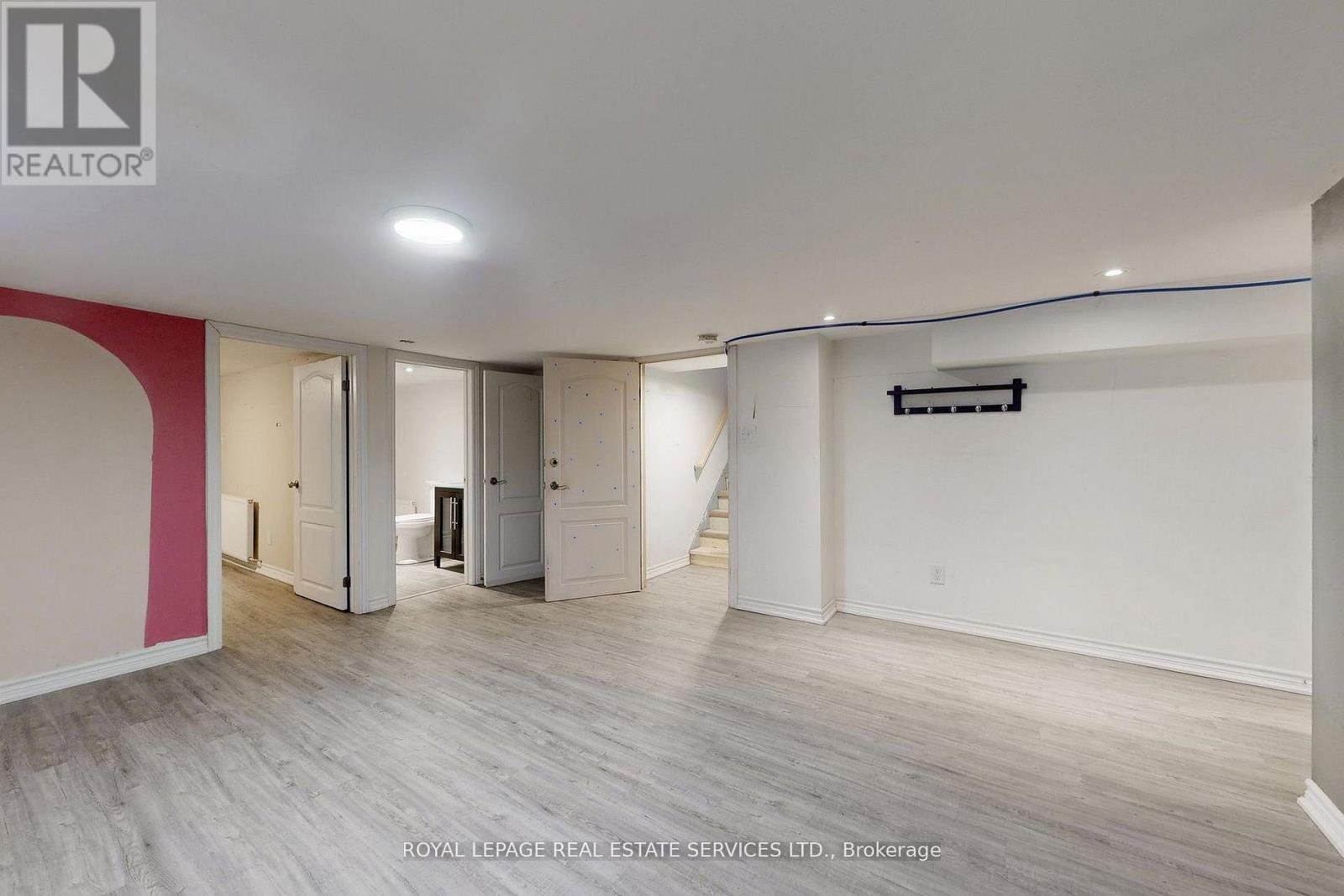 89 ORIOLE PARKWAY - 28