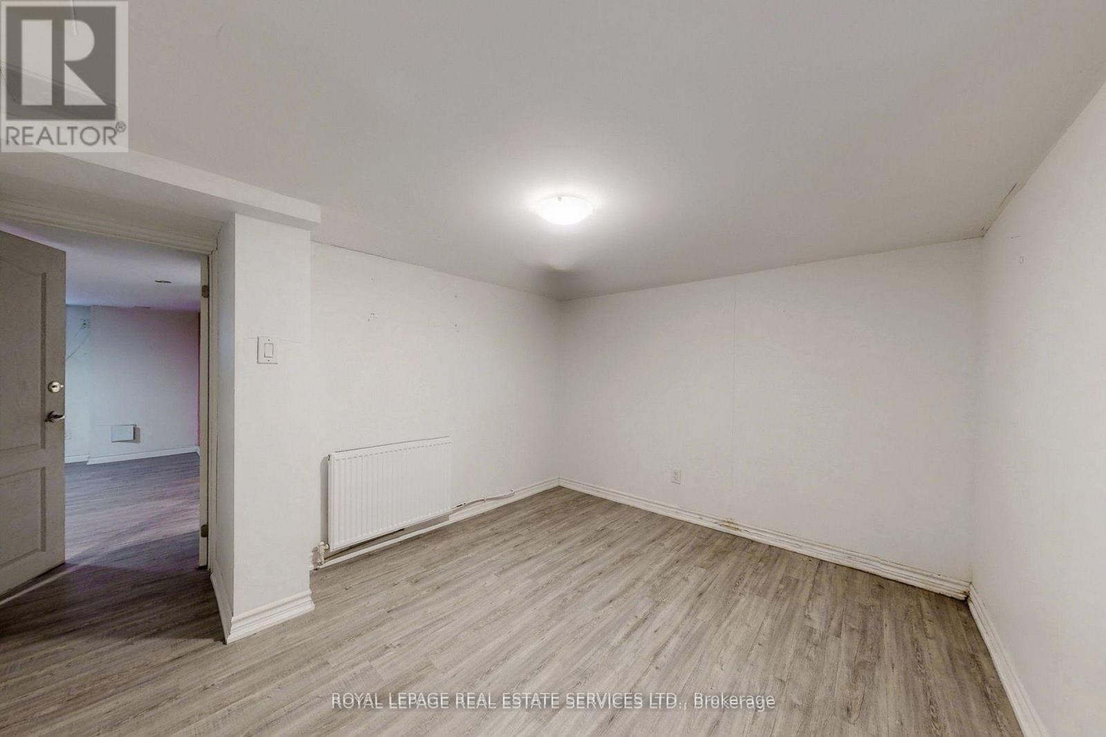 89 ORIOLE PARKWAY - 35