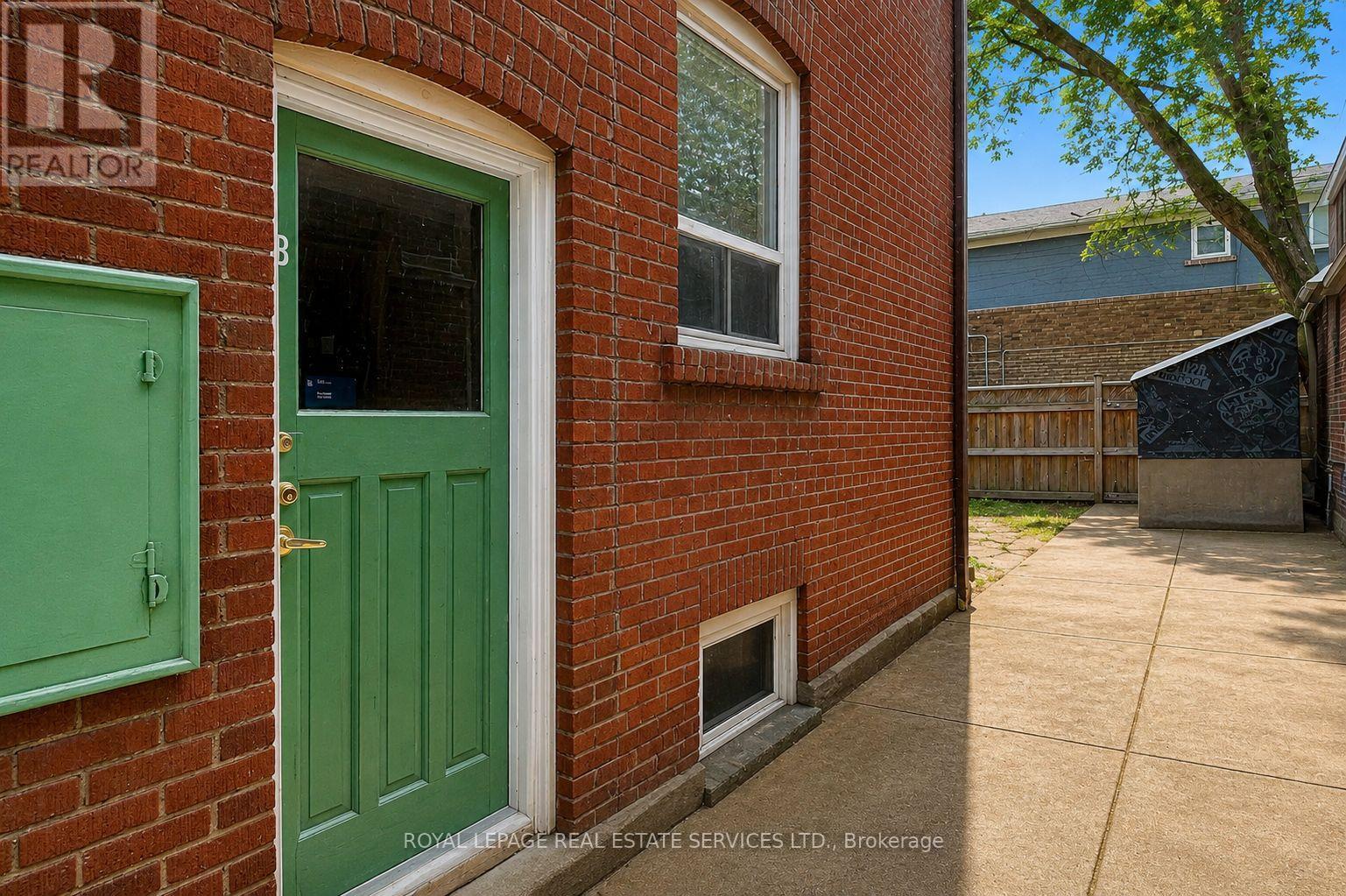 89 ORIOLE PARKWAY - 39