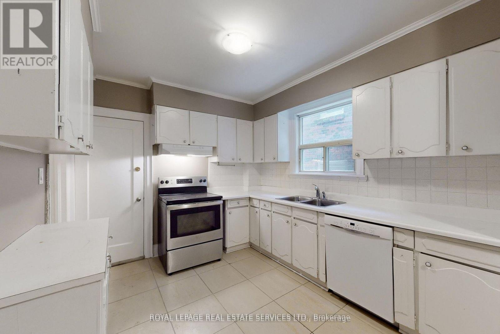 89 ORIOLE PARKWAY - 6