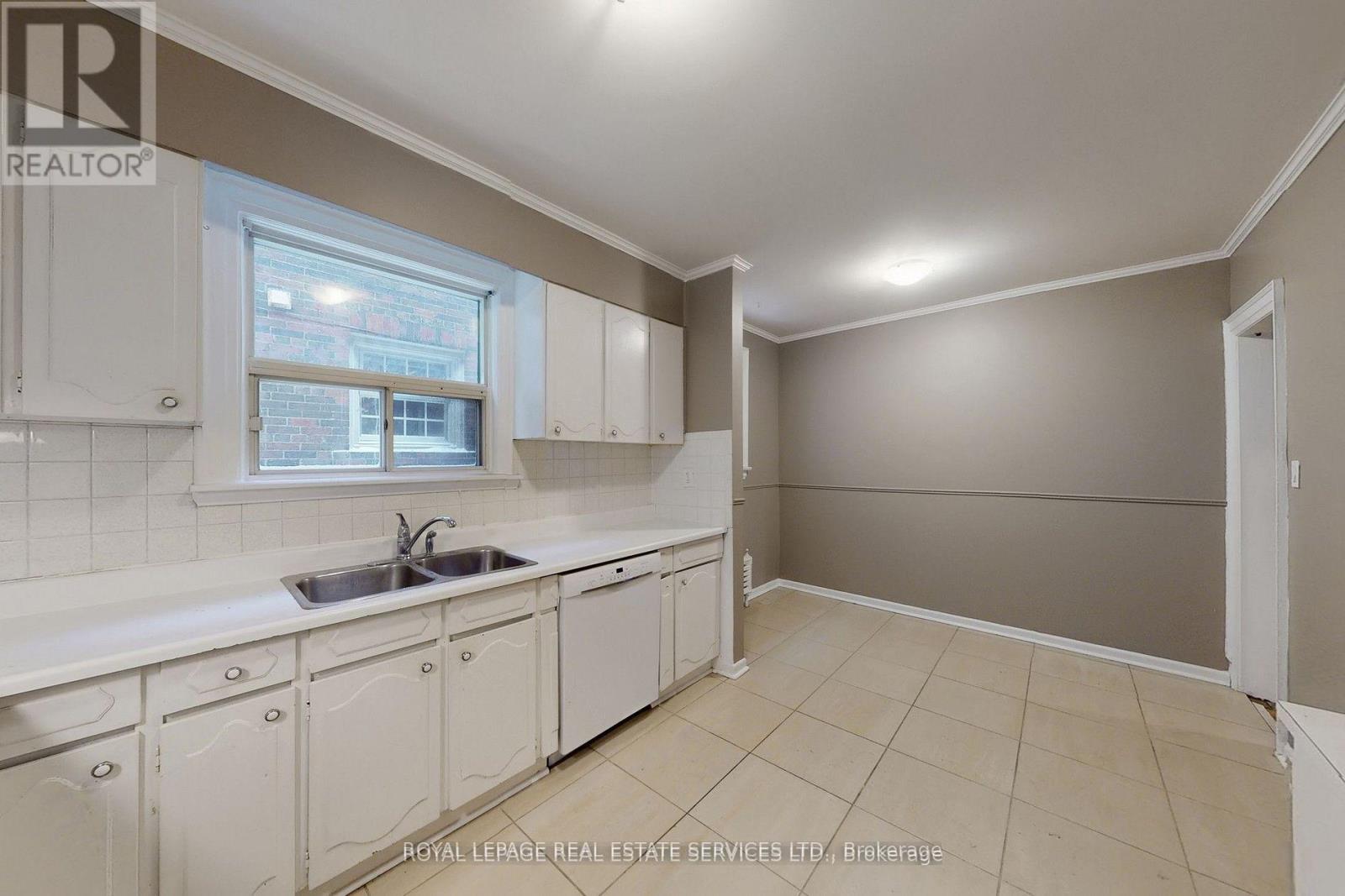 89 ORIOLE PARKWAY - 7