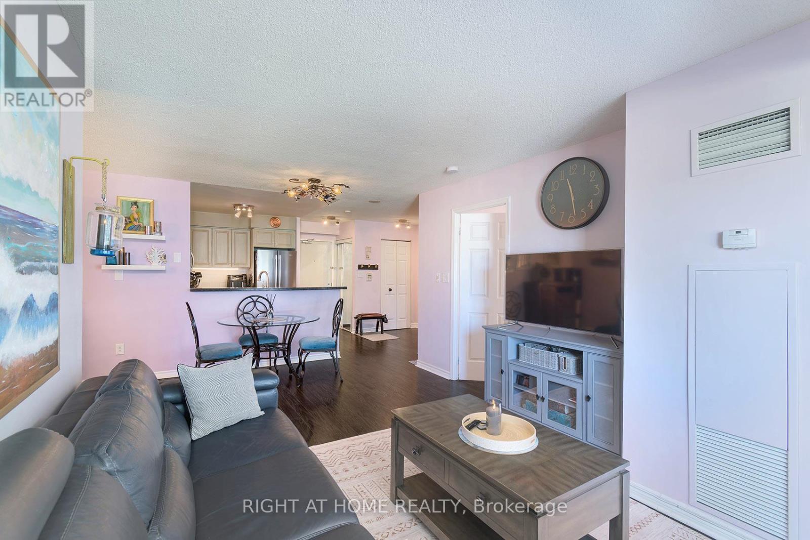 #210 7 LORRAINE DRIVE - 13