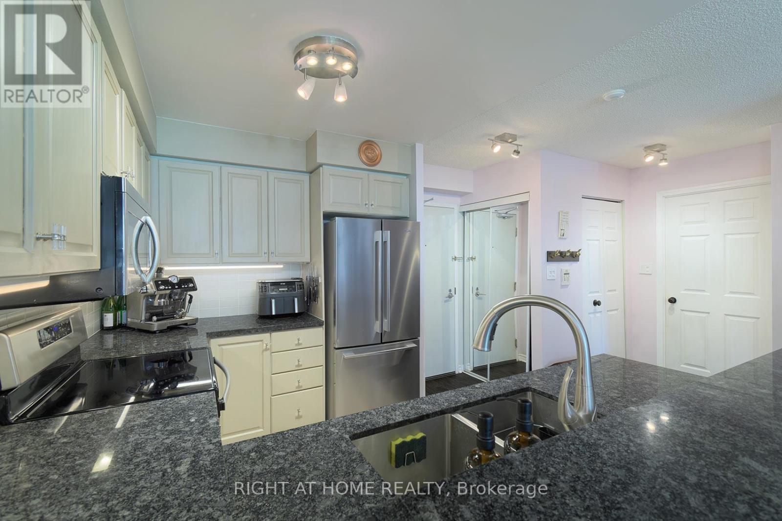 #210 7 LORRAINE DRIVE - 15