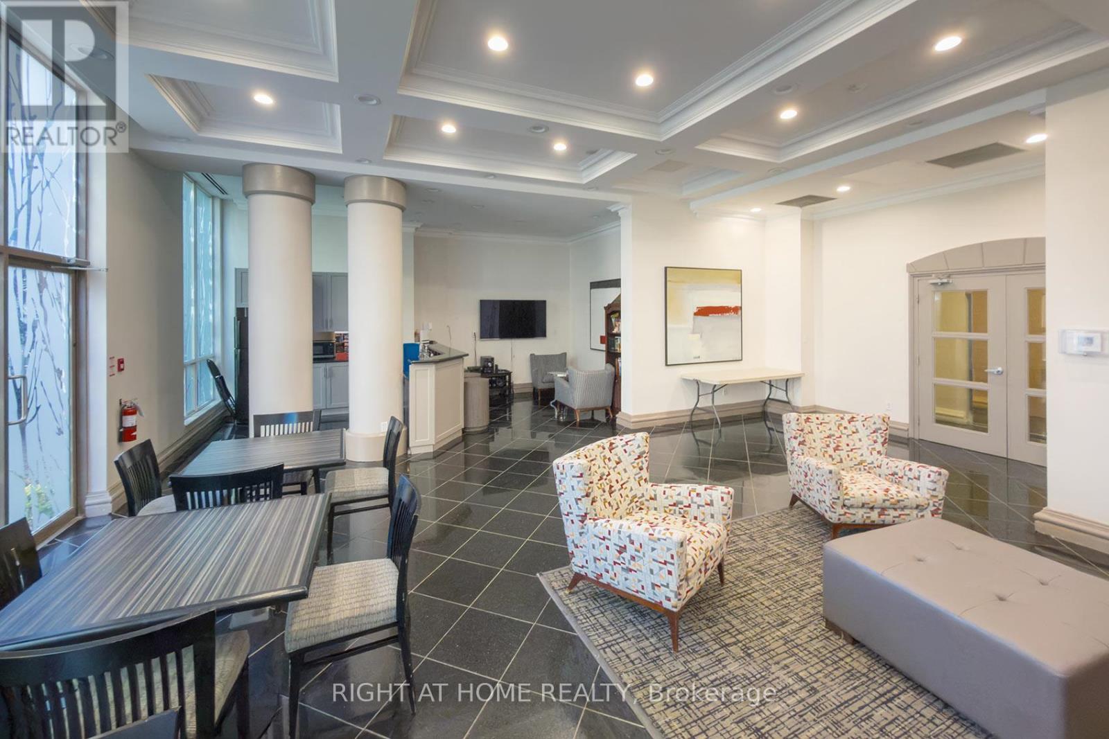 #210 7 LORRAINE DRIVE - 38