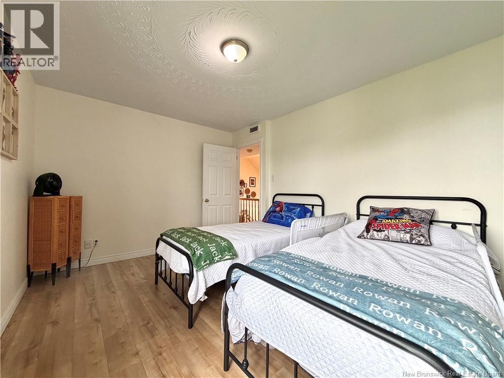 1160 Riverside - 40