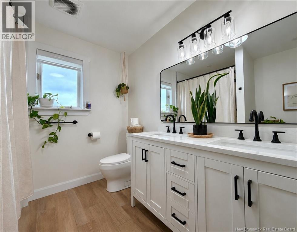 1160 Riverside - 37