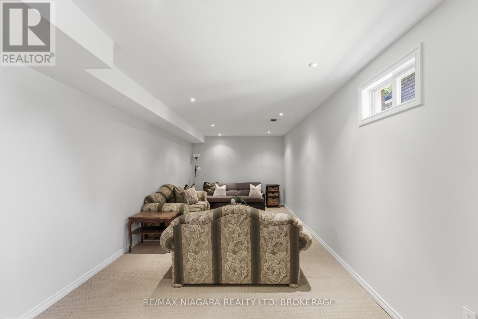 70 TERRACE DRIVE - 28