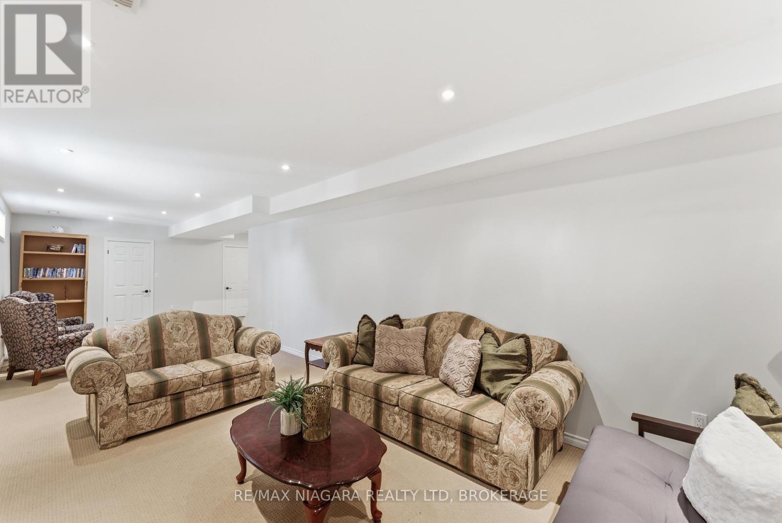 70 TERRACE DRIVE - 30