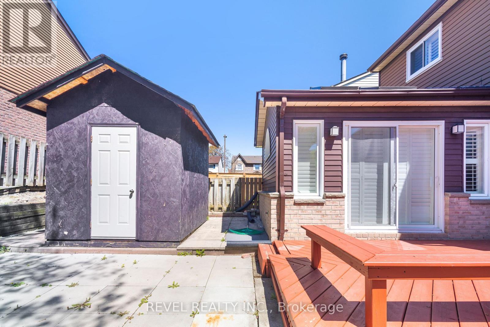 1518 WOODRUFF CRESCENT - 27