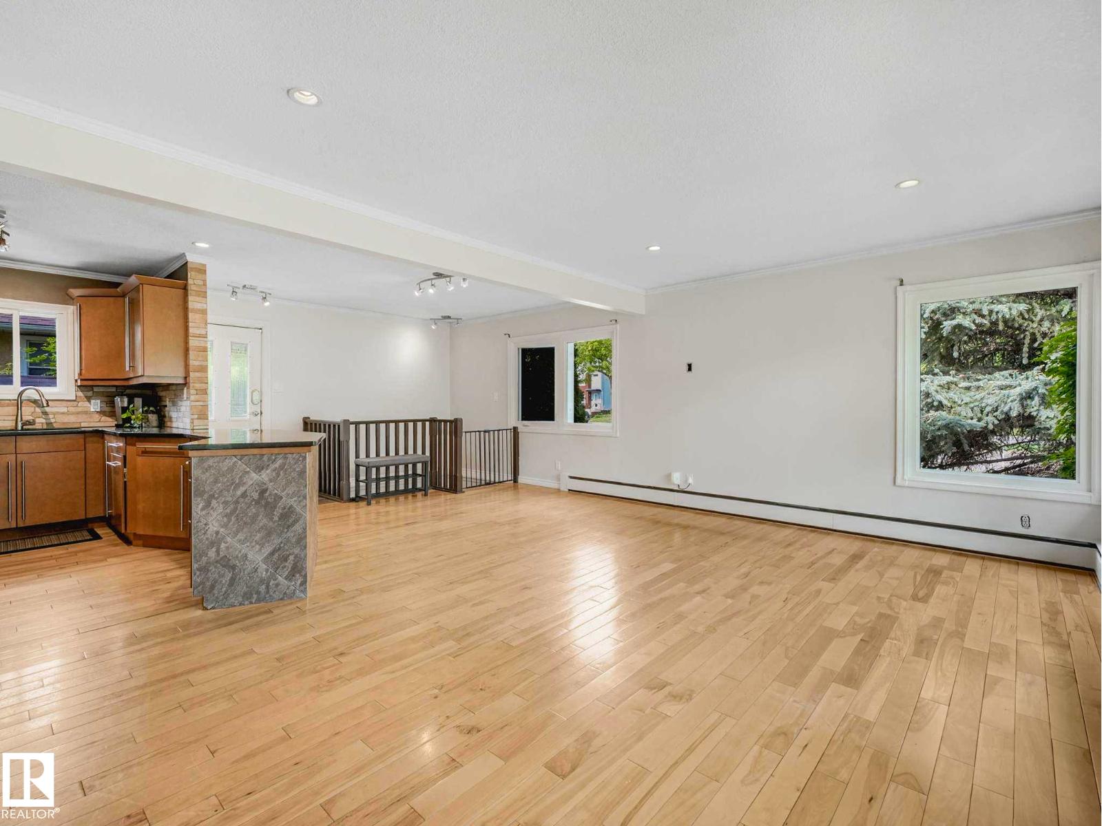 8311 96 AV NW NW - 6