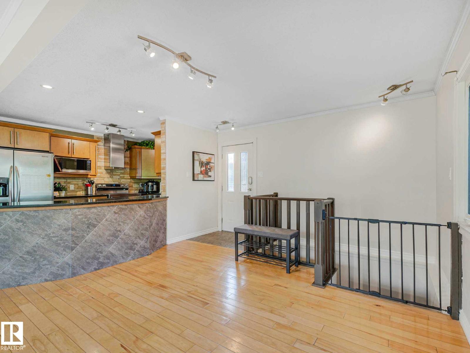 8311 96 AV NW NW - 10
