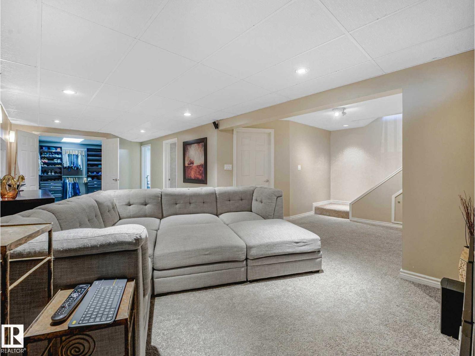 8311 96 AV NW NW - 32