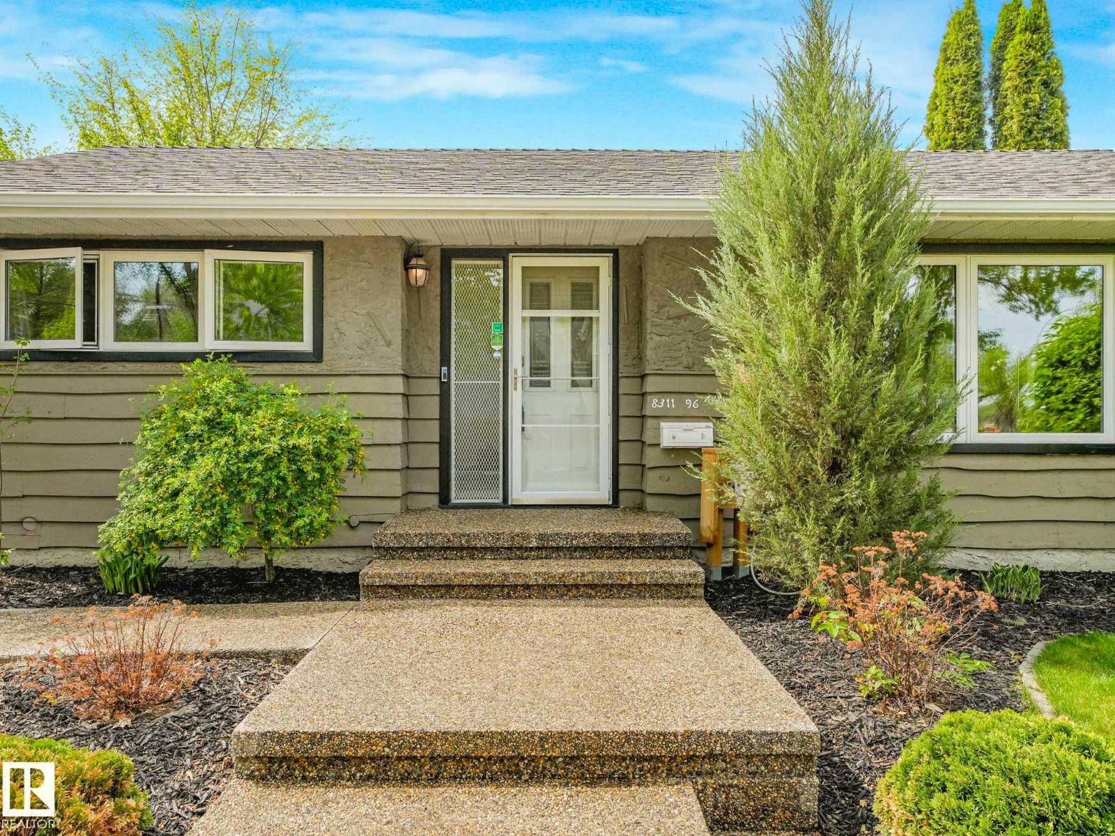 8311 96 AV NW NW - 4