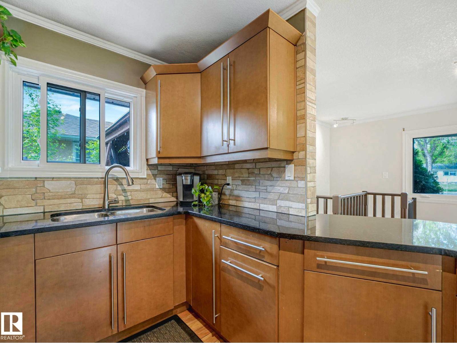 8311 96 AV NW NW - 18