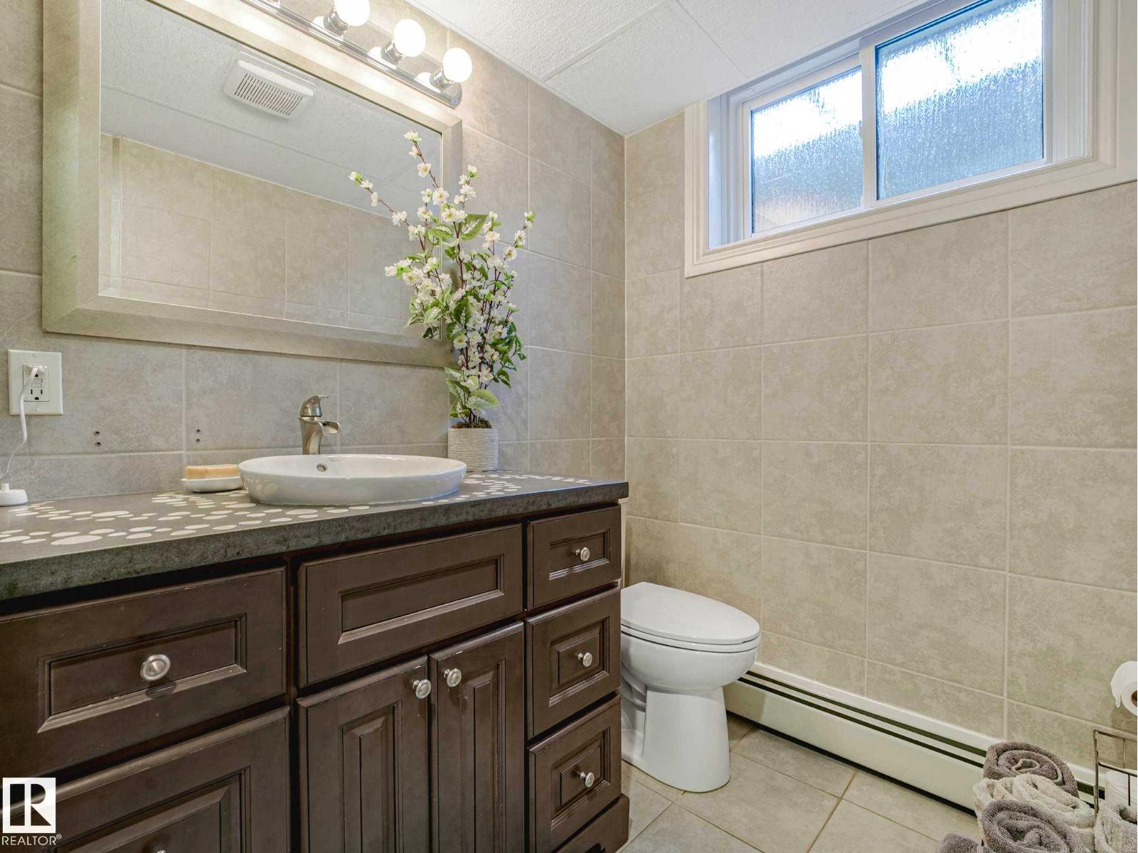 8311 96 AV NW NW - 37