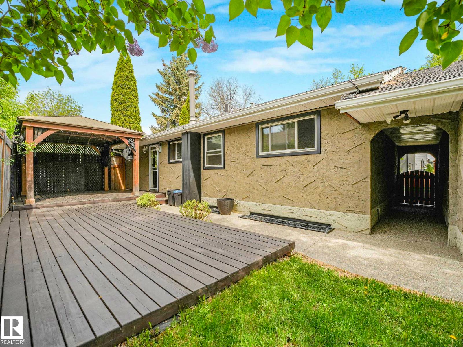 8311 96 AV NW NW - 54