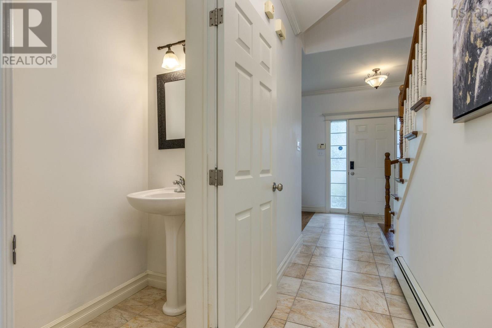 Property 33 of 43 of 15 Kingsbury Way
