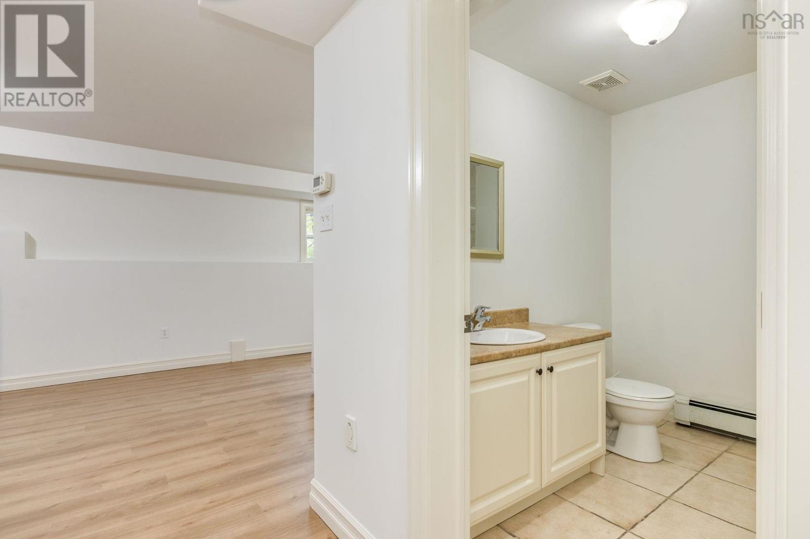 Property 12 of 43 of 15 Kingsbury Way