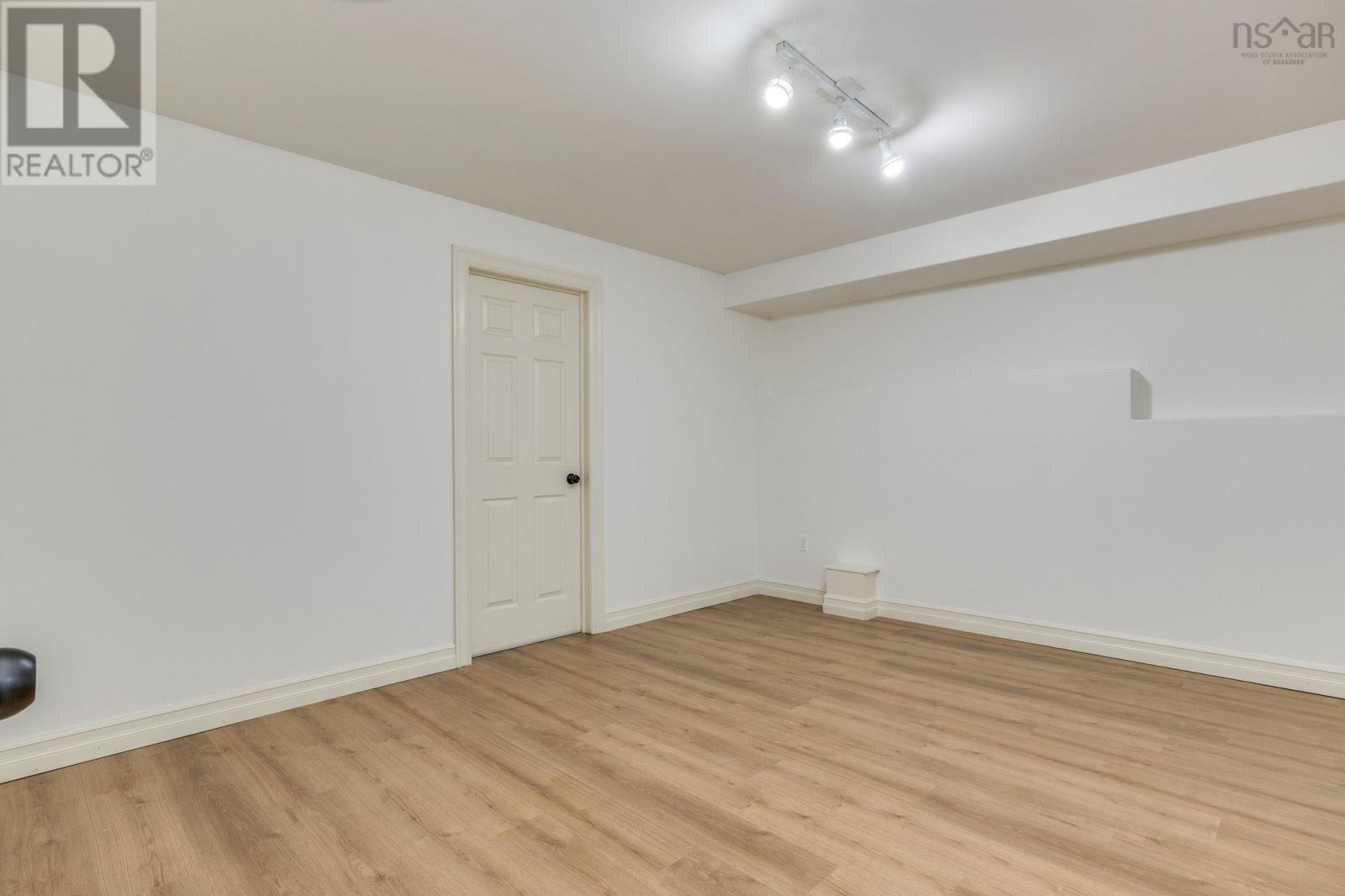 Property 24 of 43 of 15 Kingsbury Way