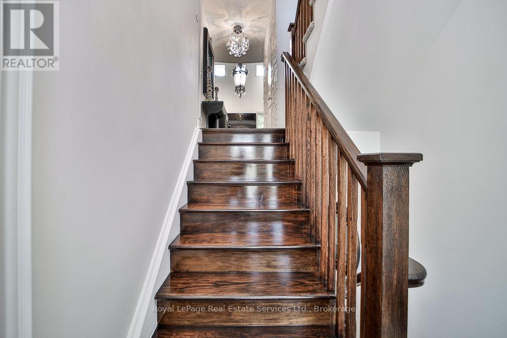 13 SANDY COAST CRESCENT - 32