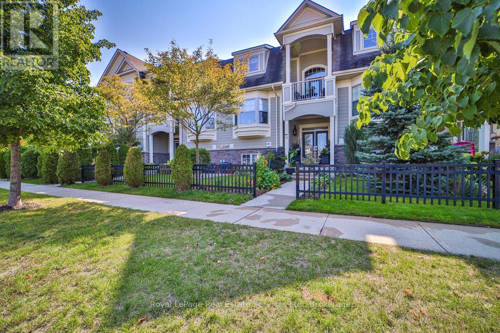 13 SANDY COAST CRESCENT - 4