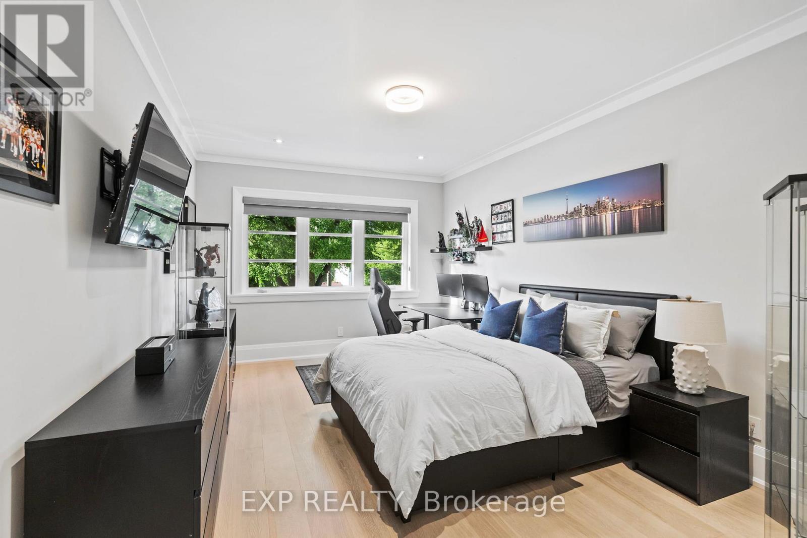 74 BEDFORD PARK AVENUE - 22