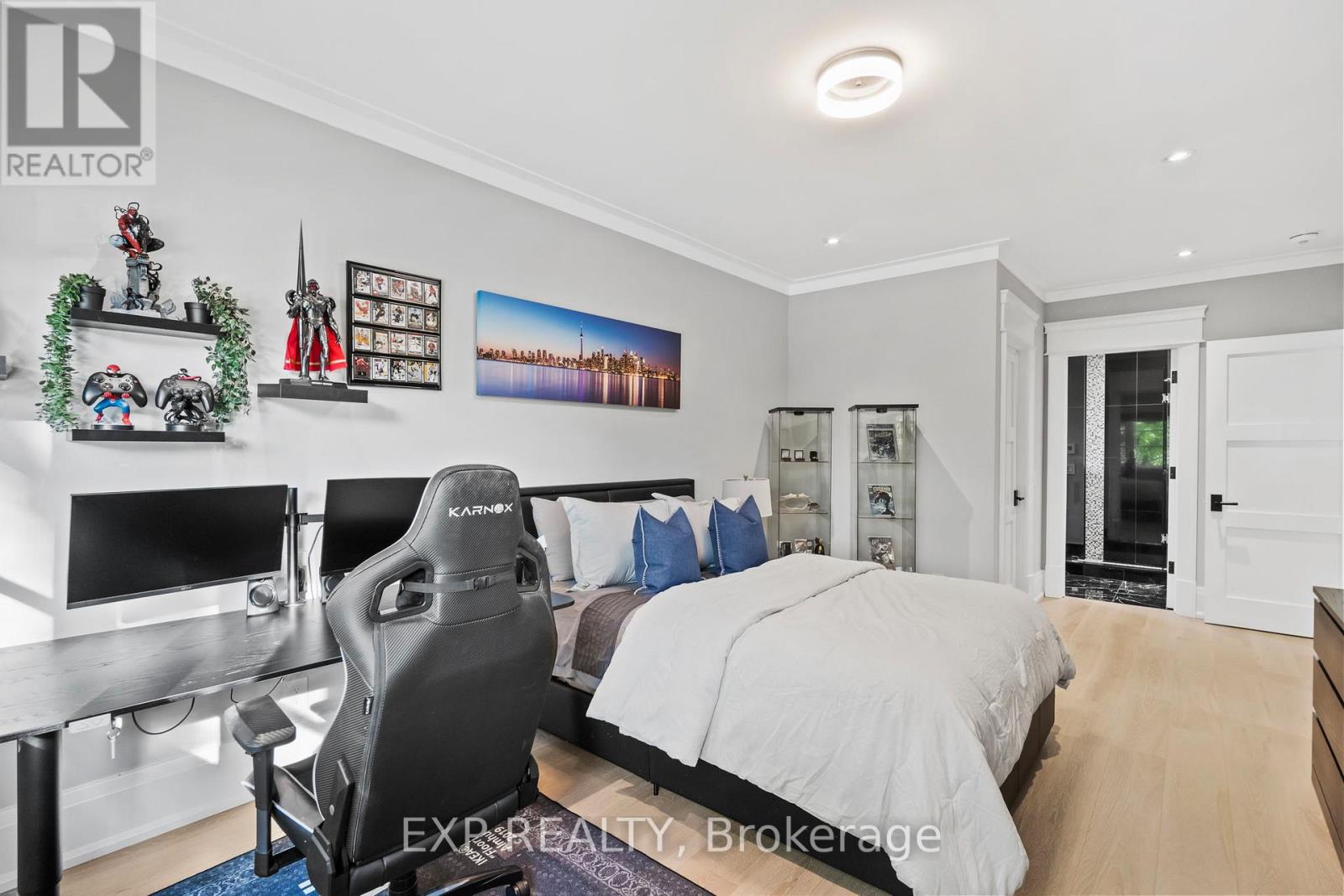 74 BEDFORD PARK AVENUE - 23
