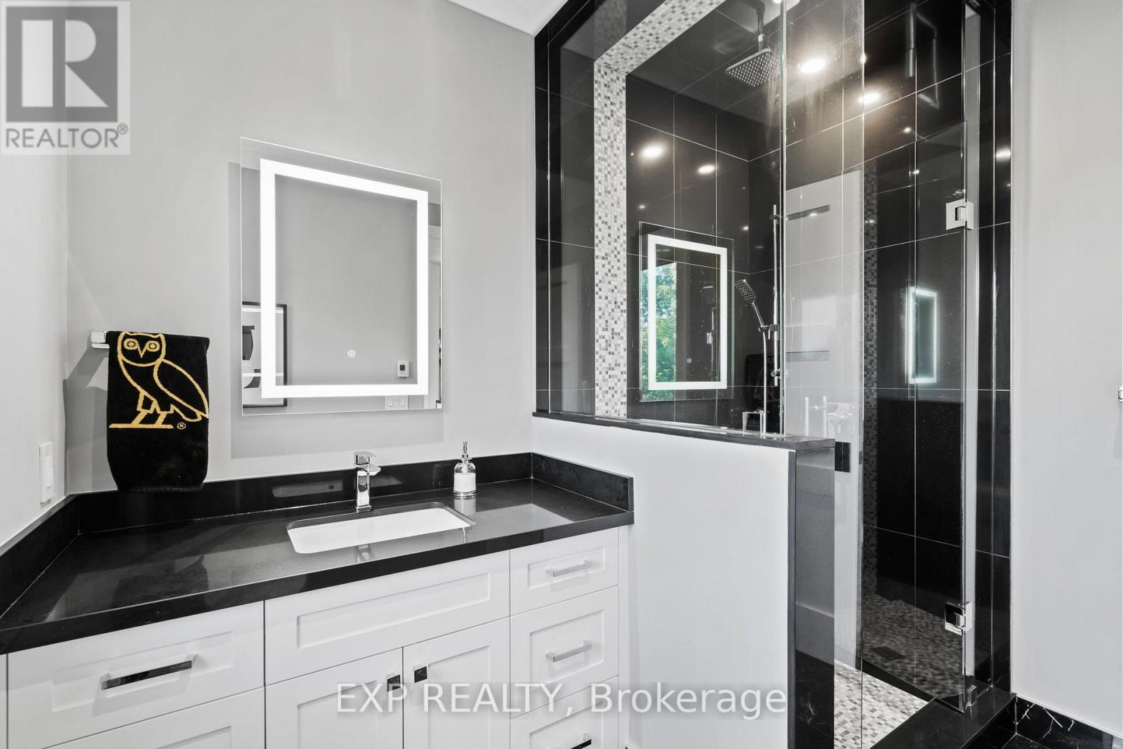 74 BEDFORD PARK AVENUE - 25