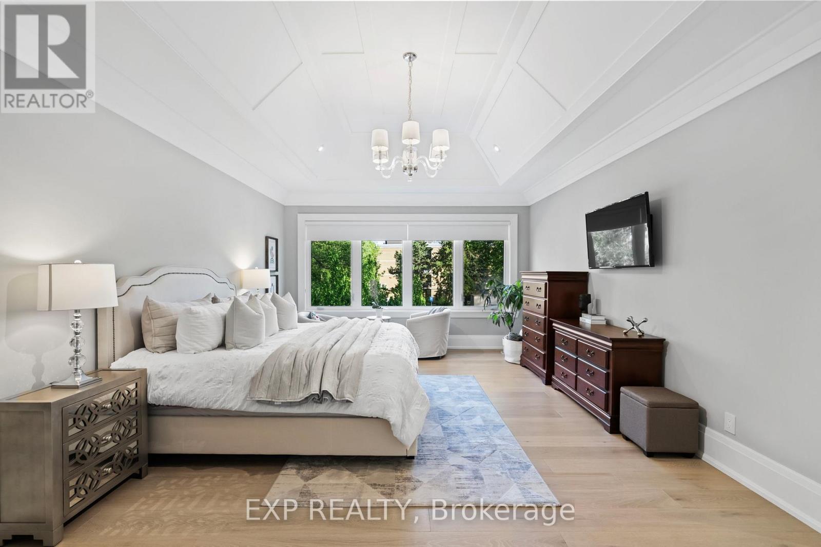 74 BEDFORD PARK AVENUE - 26