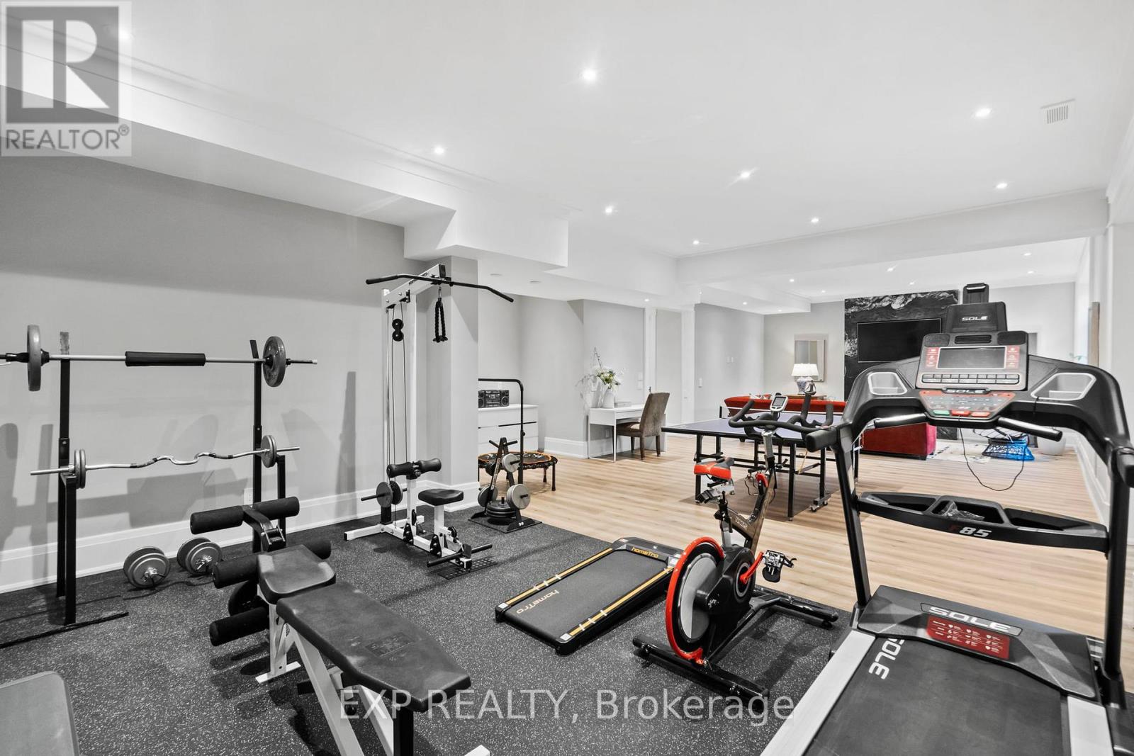 74 BEDFORD PARK AVENUE - 39