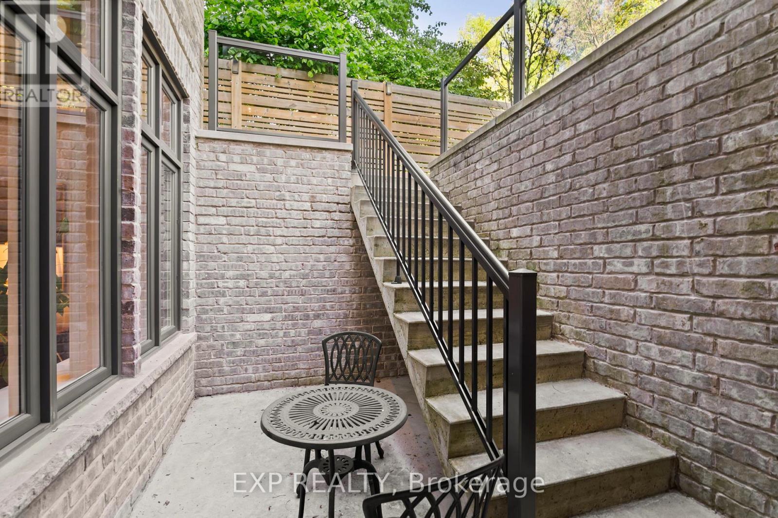 74 BEDFORD PARK AVENUE - 47
