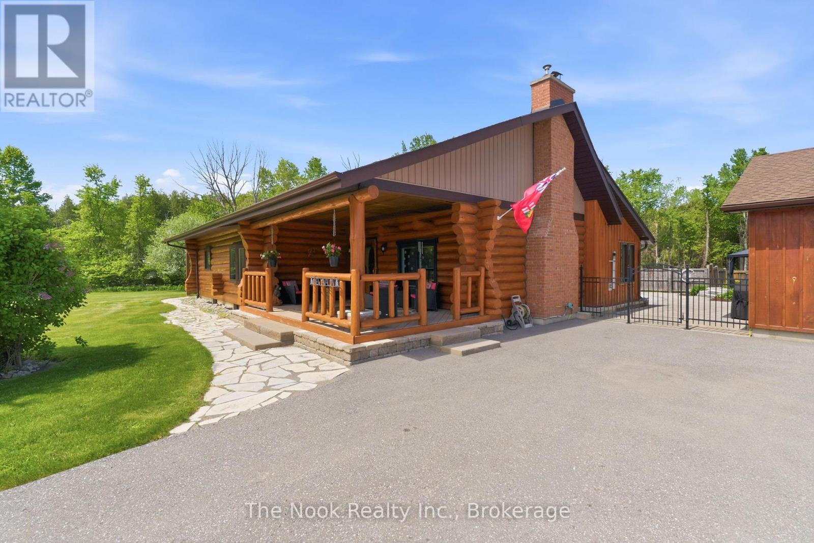 Gorgous Log Home.