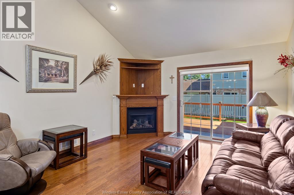 338 COOPER CRESCENT - 6