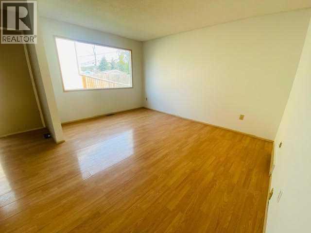 Bright, spacious, livingroom