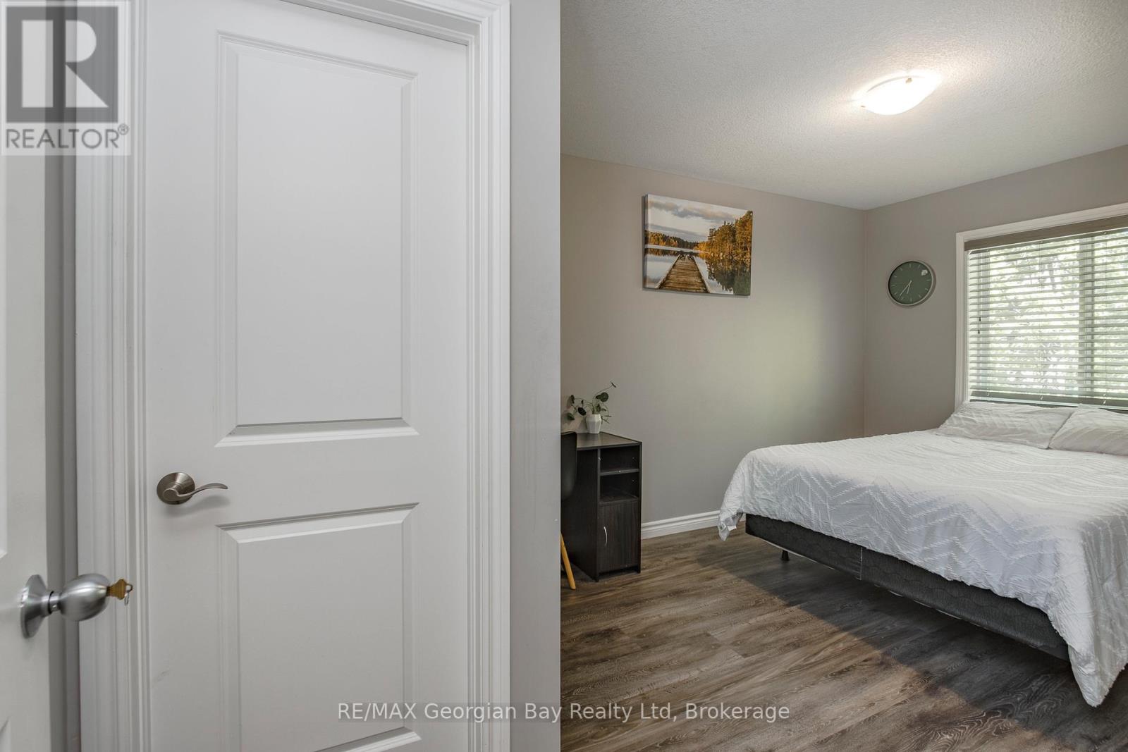 956 COOK DRIVE - 20