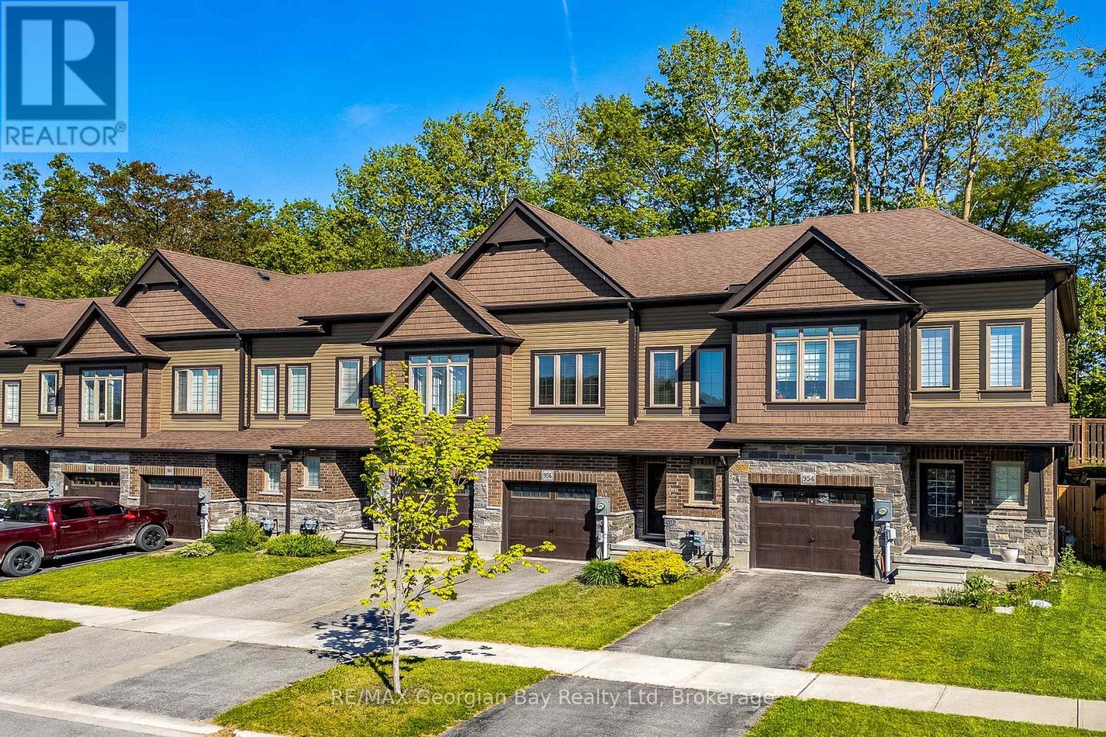 956 COOK DRIVE - 29