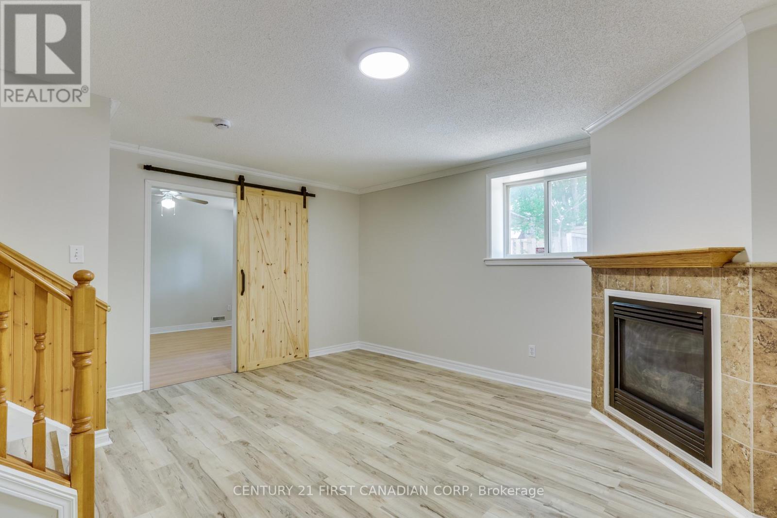604 TALLTREE CRESCENT - 31
