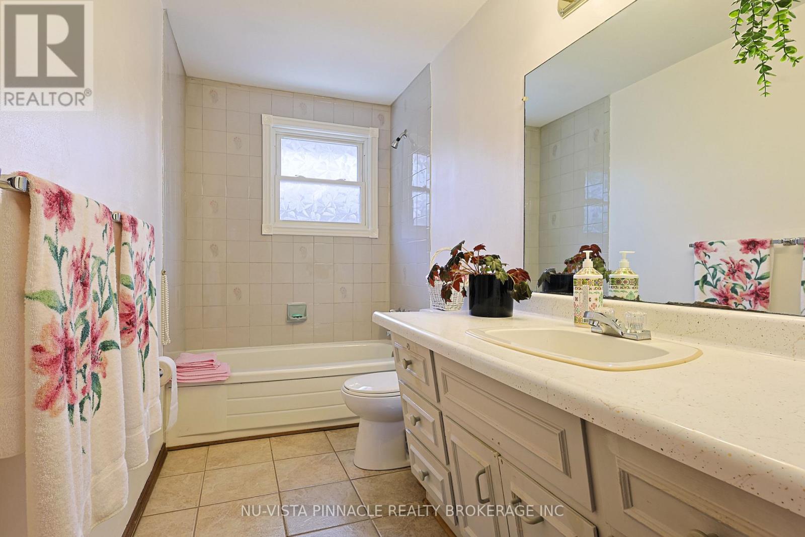 84 KINTAIL CRESCENT - 18